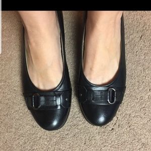Ecco black dress shoes.  Size 8.5.